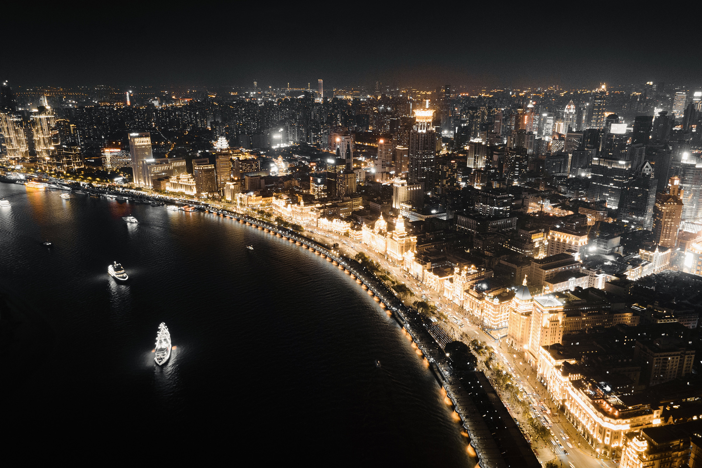 第一次尝试黑金色调